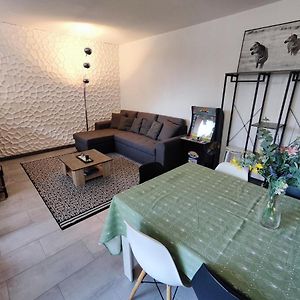 Appartement à 2 Chambres à Coucher