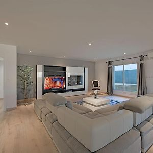 Appartement à 4 Chambres à Coucher