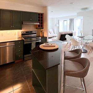 Apartment/2Bedrooms/2 Full Bathrooms/Free Parking