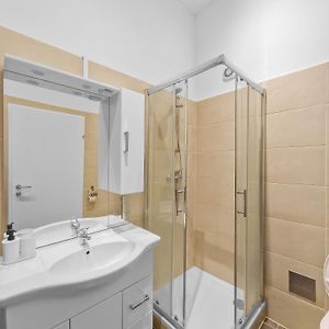 Appartement à 2 Chambres à Coucher