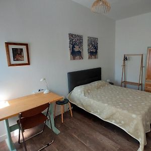 Chez Leslie Et Vincent : Logements Climatises Avec Parking Privatif