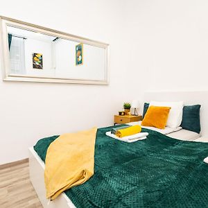 Golden Sun Apartment At Buda Castle
