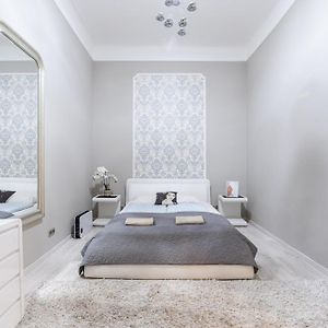 Sea Holly Apartment - With Perfect Location 2 Separate Bdrms