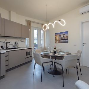 Appartement de Luxe à 2 Chambres à Coucher