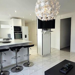 Appartement à 3 Chambres à Coucher