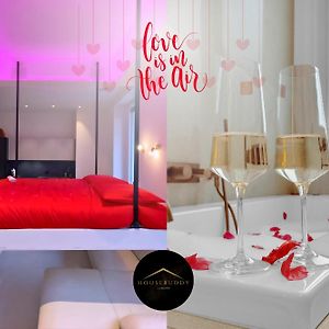 Love Is In The Air - Suspended Bed & Bath Hub