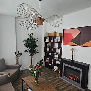 Appartement à 2 Chambres à Coucher