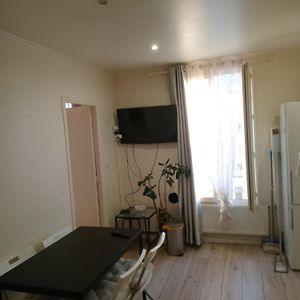 Appartement à 2 Chambres à Coucher