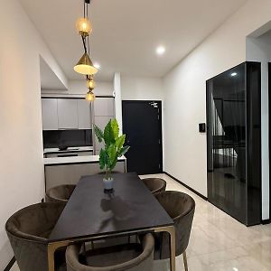 Appartement à 3 Chambres à Coucher