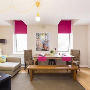 Appartement à 2 Chambres à Coucher