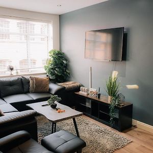 Appartement à 2 Chambres à Coucher