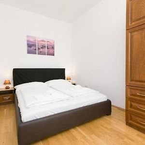 Appartement à 3 Chambres à Coucher