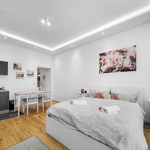 Appartement à 2 Chambres à Coucher