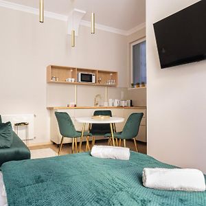 Chilling In The City Apartments