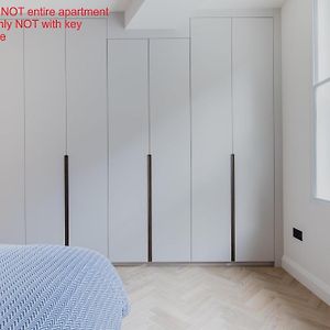 Modern Apartment & Rooms At Charing Cross