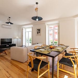 Appartement à 2 Chambres à Coucher