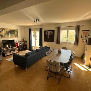 Villa à 3 Chambres à Coucher