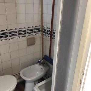 Studio Lit King-Size