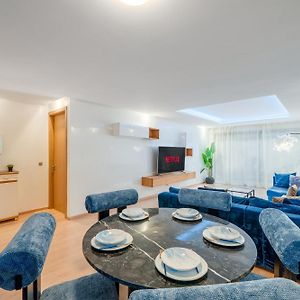Appartement à 2 Chambres à Coucher
