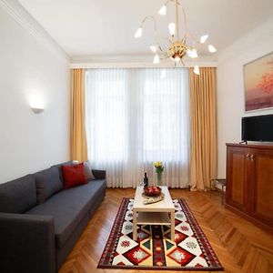Appartement à 2 Chambres à Coucher