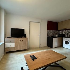 Studio Lit King-Size