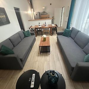 Appartement à 2 Chambres à Coucher