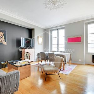 Rivoli Street - Tuileries Garden - Luxury Comfort