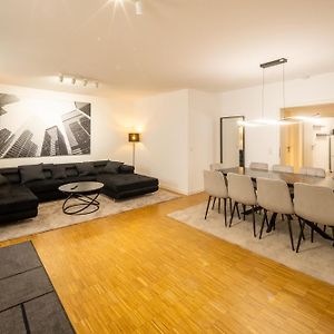 Appartement à 2 Chambres à Coucher