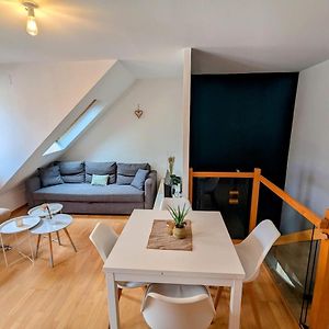Appartement à 2 Chambres à Coucher