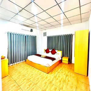 Apatuxay Vientiane Hostel & Apartment
