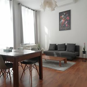 Appartement à 2 Chambres à Coucher