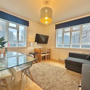Appartement à 2 Chambres à Coucher