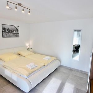 Appartement à 3 Chambres à Coucher