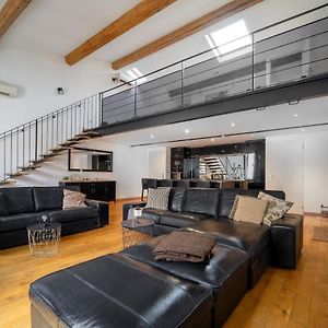 Appartement à 2 Chambres à Coucher