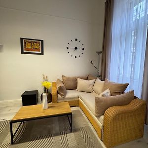 Appartement à 2 Chambres à Coucher