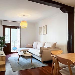 Appartement à 3 Chambres à Coucher