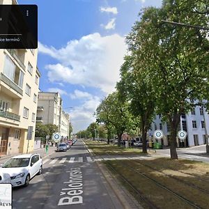 Apt 100 Prague