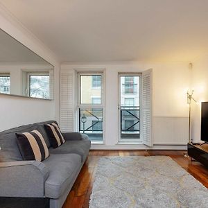 Appartement à 2 Chambres à Coucher