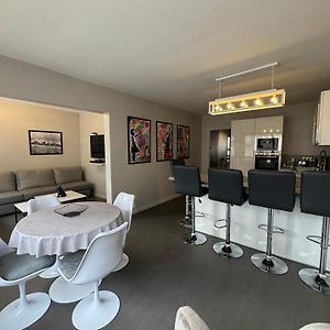 Appartement à 2 Chambres à Coucher