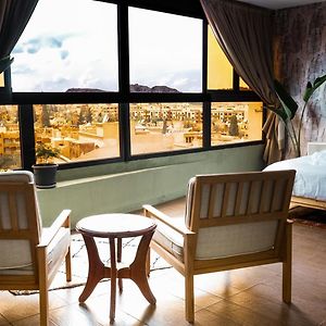 Sunlit Apartment With Panoramic Views