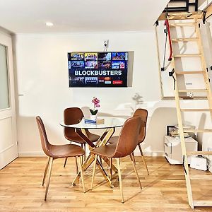 New Apartment 50M Charles Square