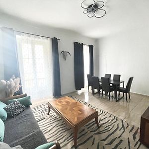 Appartement à 2 Chambres à Coucher