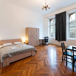 Appartement à 3 Chambres à Coucher