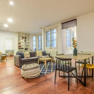 Appartement à 3 Chambres à Coucher