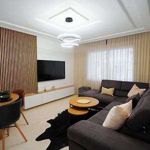 Appartement à 2 Chambres à Coucher