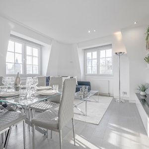 Appartement à 3 Chambres à Coucher