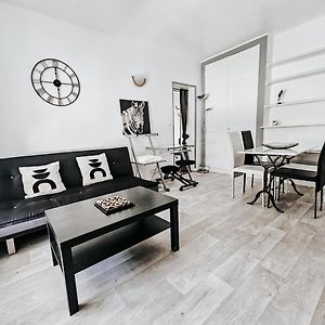 Appartement à 2 Chambres à Coucher