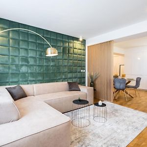 Appartement à 2 Chambres à Coucher
