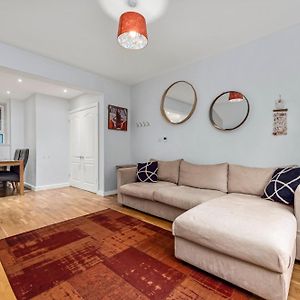 Appartement à 2 Chambres à Coucher