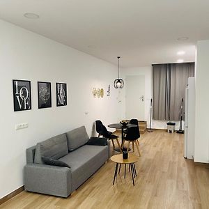 Living Station 8